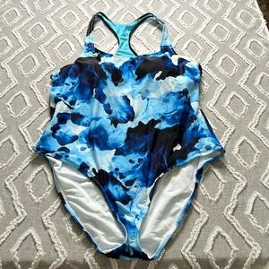 New XXLARGE XERSION BATHING SUIT different shades of blue. A277 sports bra back